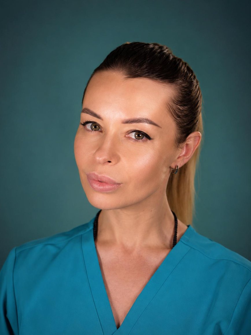 Veronika — Senior Practitioner